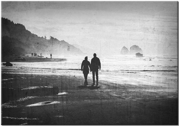 para na plaży jako plakat