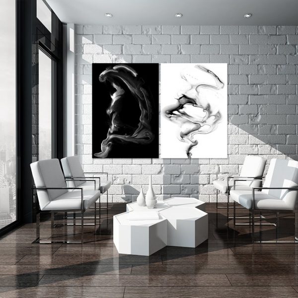 dyptyk z motywem czarno-białych plakatów