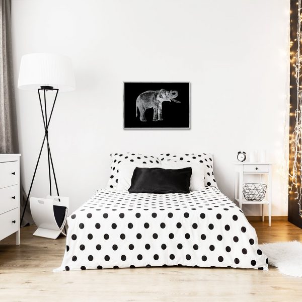 czarny plakat ze srebrnym słoniem