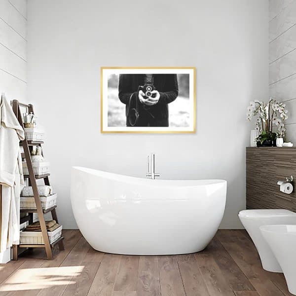 Plakat aparat vintage i mężczyzna