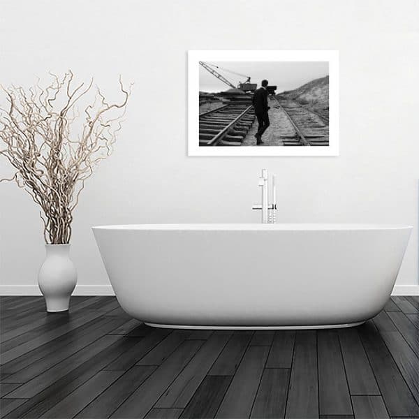 Plakat czarno-biały z mężczyzną