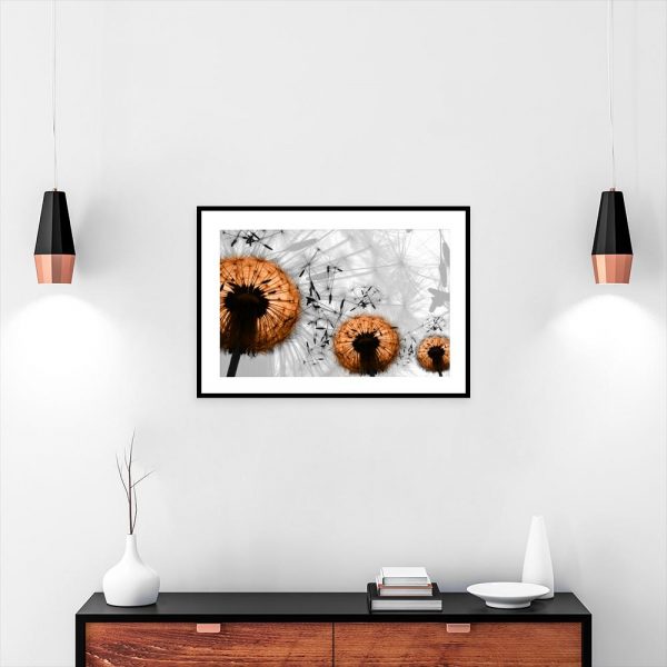 plakat z dmuchawami na ścianie salonu