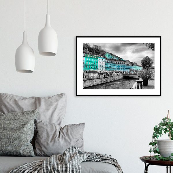 plakat z widokiem na miasto nad kanapę