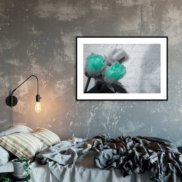 plakat z kwiatami róż w sypialni