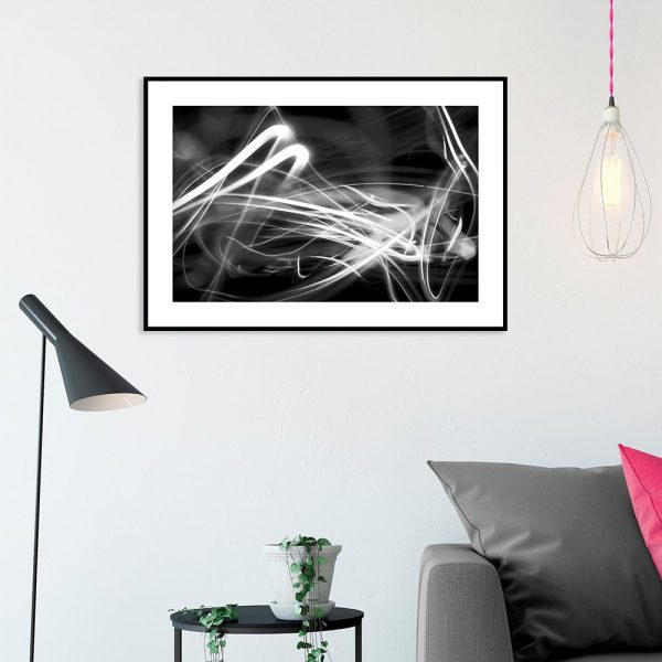 plakat z abstrakcyjnym wzorem w salonie