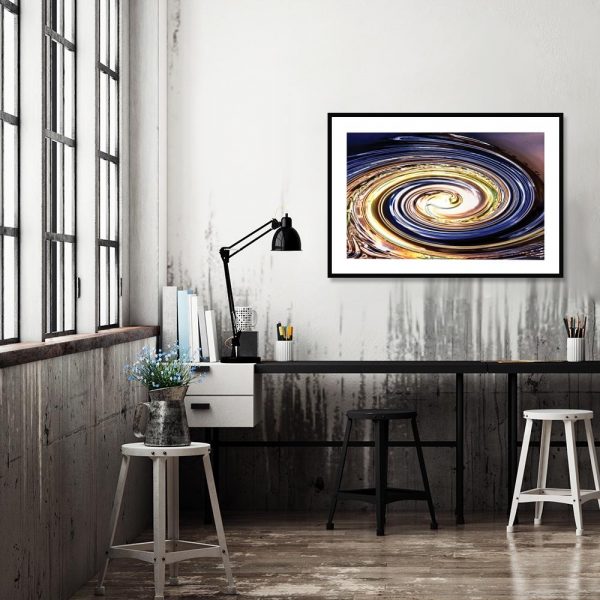 plakat z wzorem w salonie