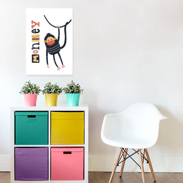 plakat z wiszącą małpką do pokoju dziecka