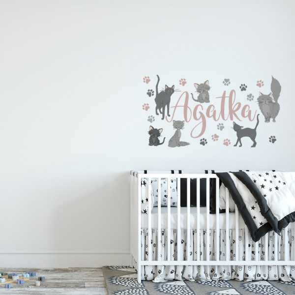 naklejka imienna z kotami do pokoju dziecka