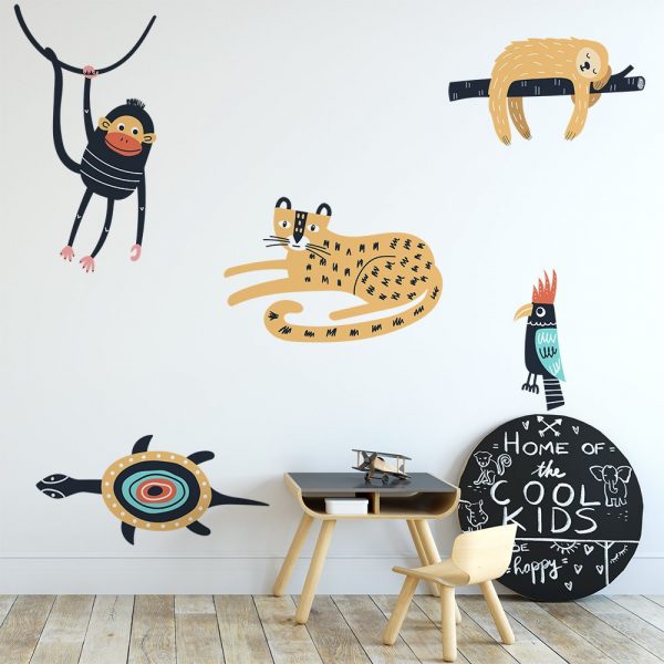 naklejka z kolorowymi zwierzętami do pokoju dziecka