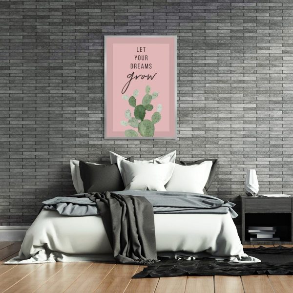 dekoracja z kaktusami i napisem