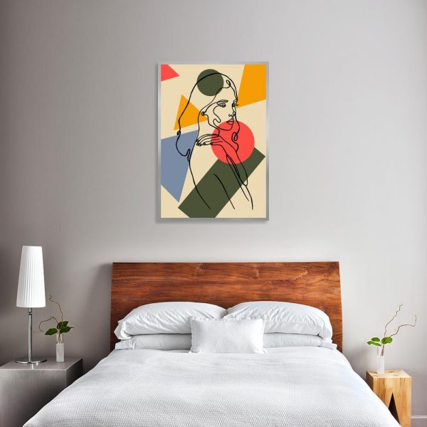 rysunek kobiety na tle figur