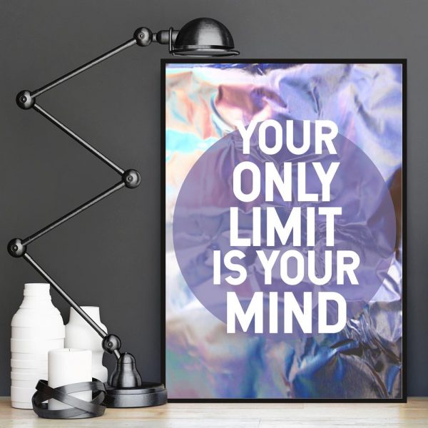 plakat pionowy z napisem