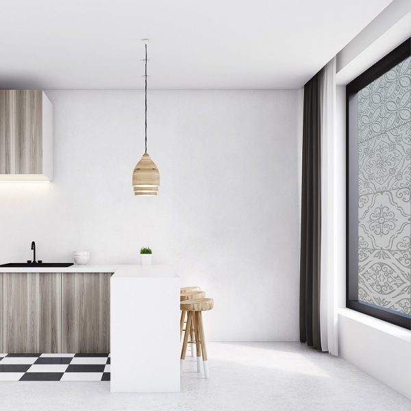 folia na szybę do kuchni z kafelkami