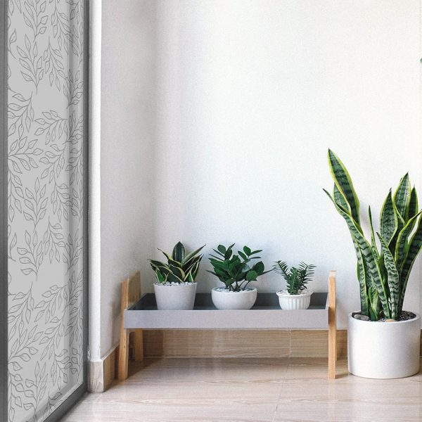 Folia okienna z roślinnym motywem do salonu