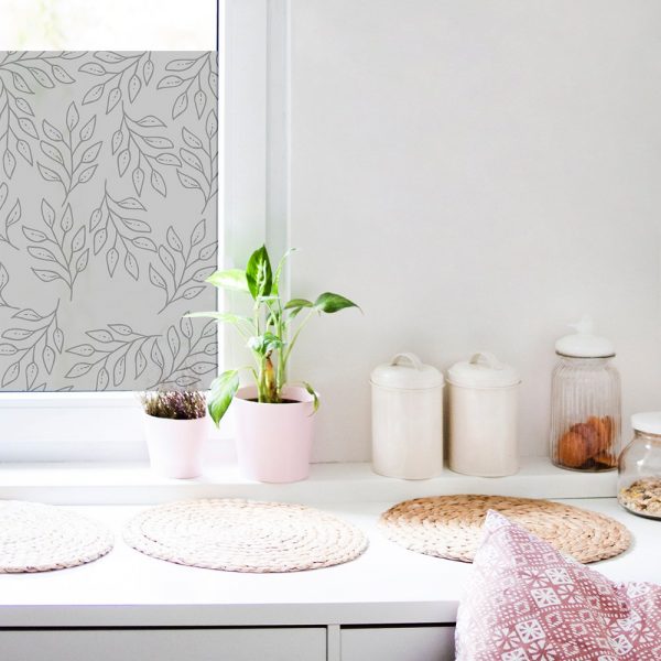 Okleina mrożone szkło z listkami na okno w kuchni