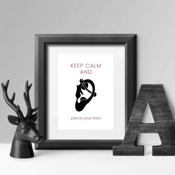 plakat napis o przekłuwaniu uszu