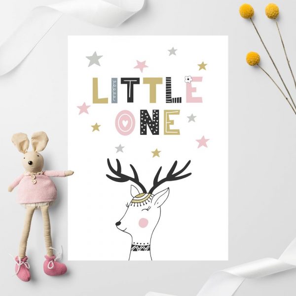 plakat z kolorowym napisem