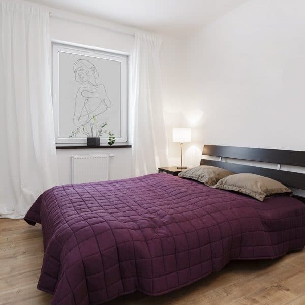 naklejka na szybę kobiece ciało