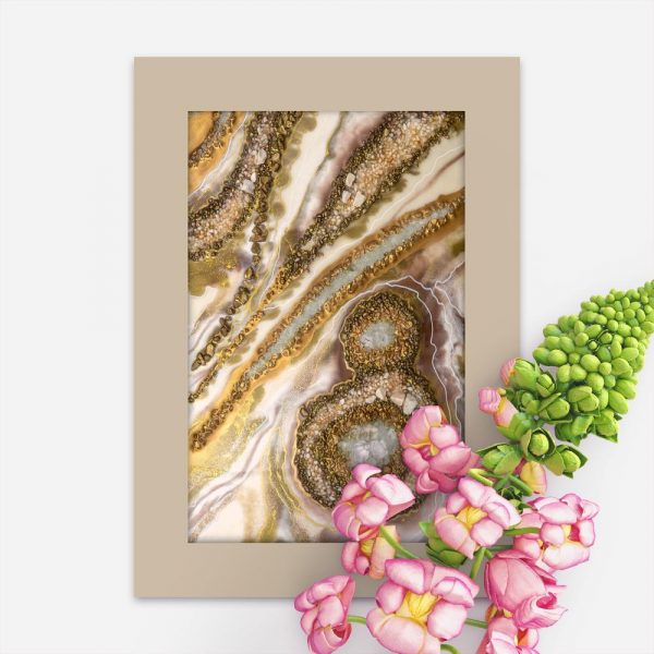 plakat beżowy jako dekoracja