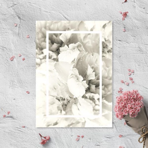 plakat z kwiatami w białej ramce