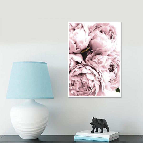 dekoracja z piwonią na plakacie