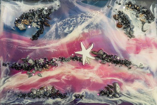 sztuka żywicą fototapeta morski motyw z muszelką i kamieniami