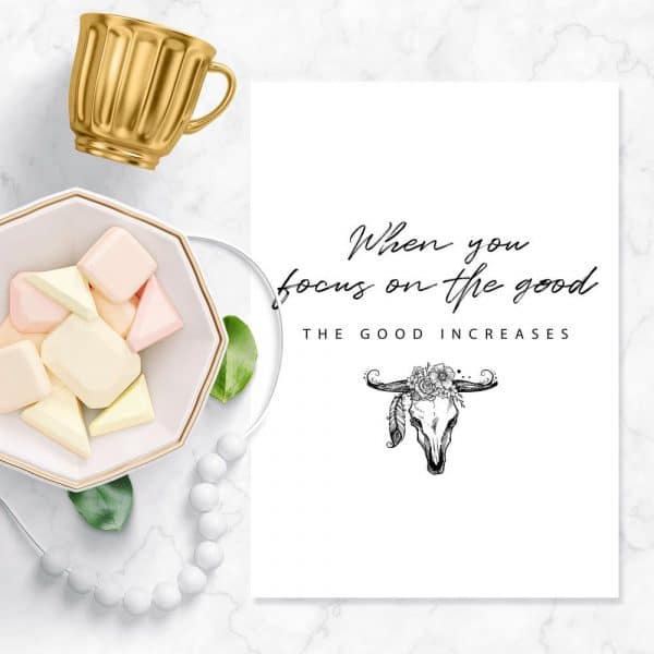 plakat z czaszką i napisem o dobru