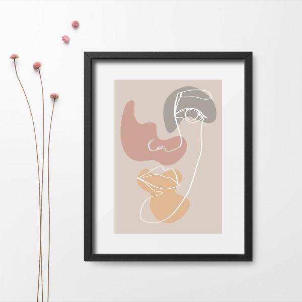 Plakat na prezent z twarzą na beżowym tle