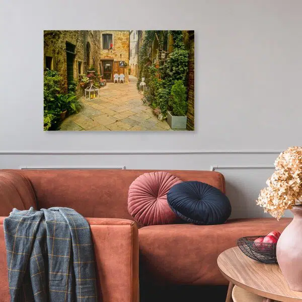 Obraz z widokiem na wąskie uliczki włoskiego miasteczka