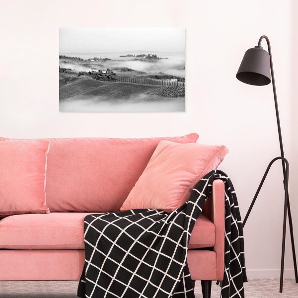 Czarno-biały obraz z widokiem na wzgórza do sypialni