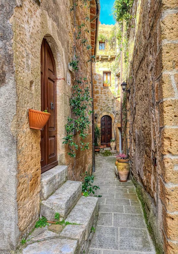 Plakat z kolorową uliczką