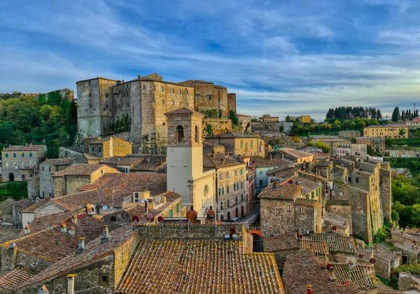 Plakat dachy w Sorano