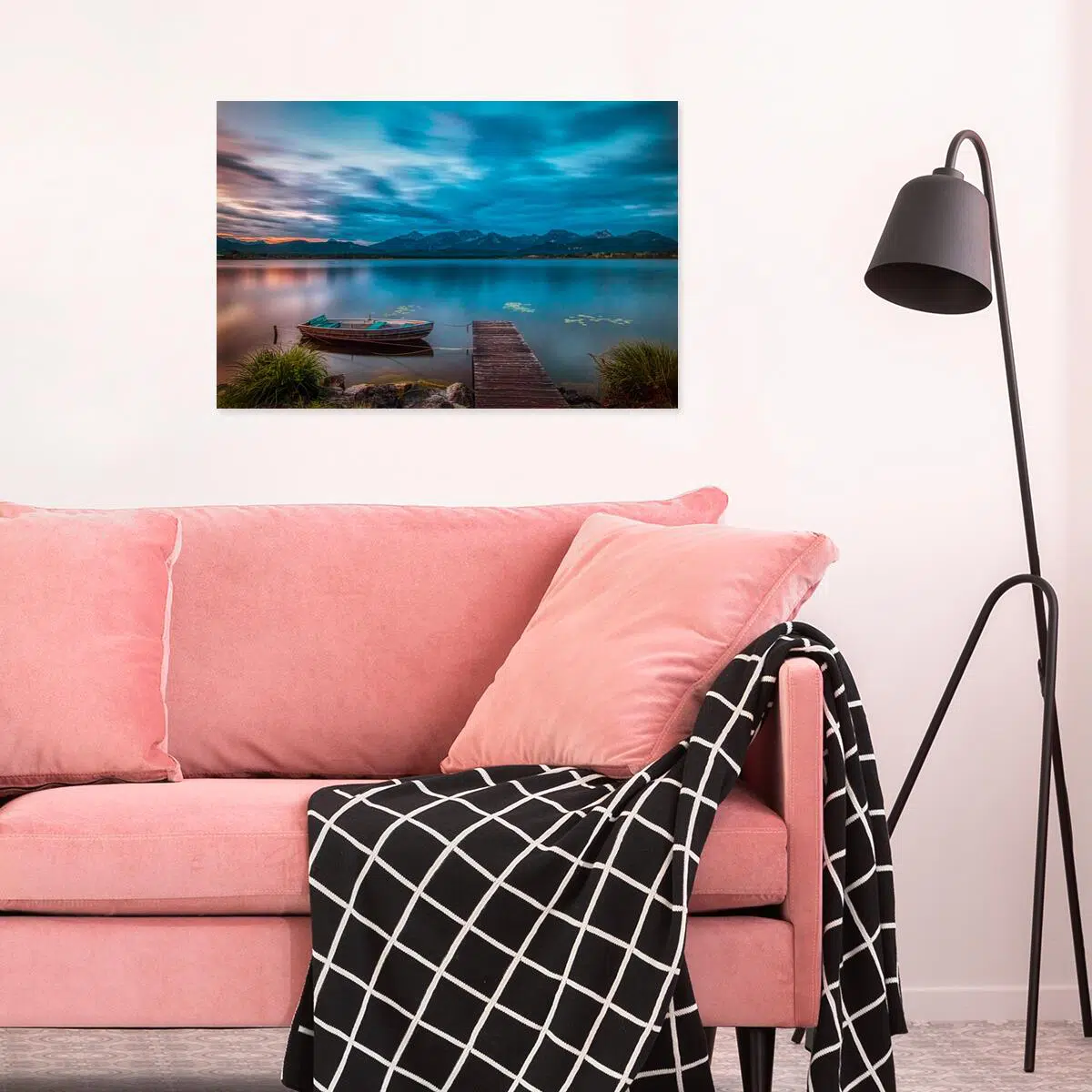 Obraz z łódką na jeziorze