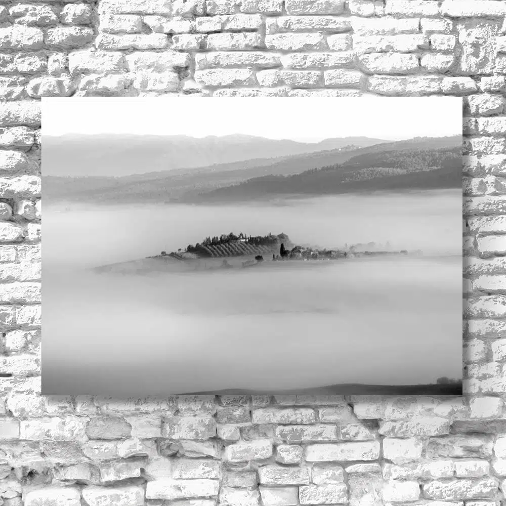 Czarno-biały obraz z górskim krajobrazem do gabinetu