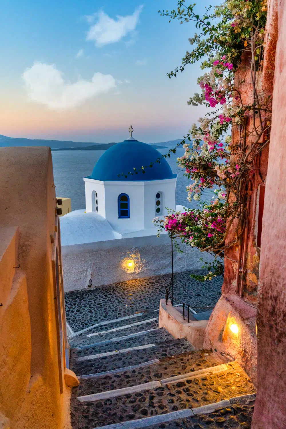 Kolorowy obraz z romantycznym widokiem - Santorini