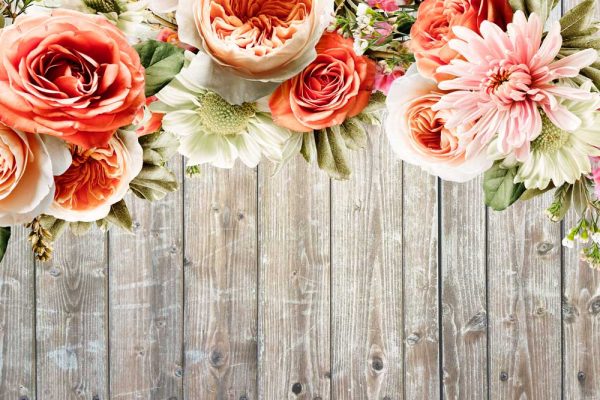 Tapeta rustykalna z kwiatami na tle desek