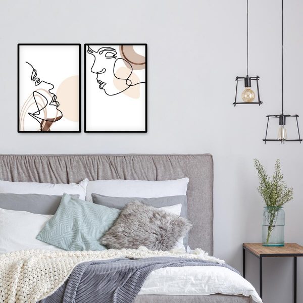 Dwa plakaty chwila przed pocałunkiem