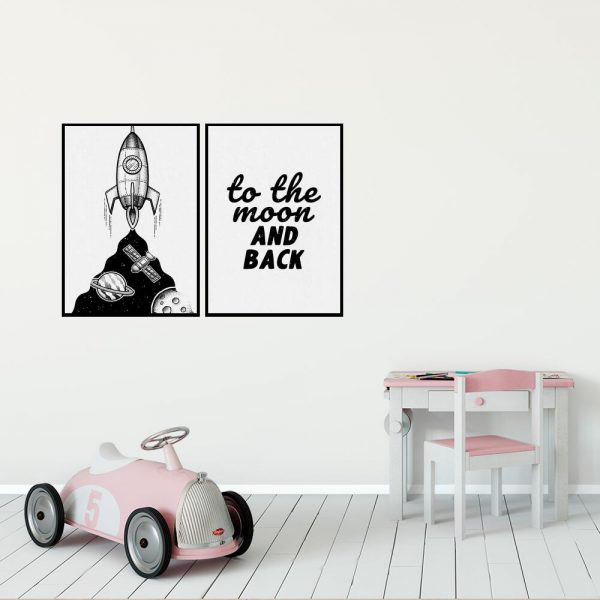 Plakat dla dzieci z napisem: to the moon and back