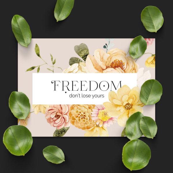 Plakat z cytatem i piwoniami do sypialni