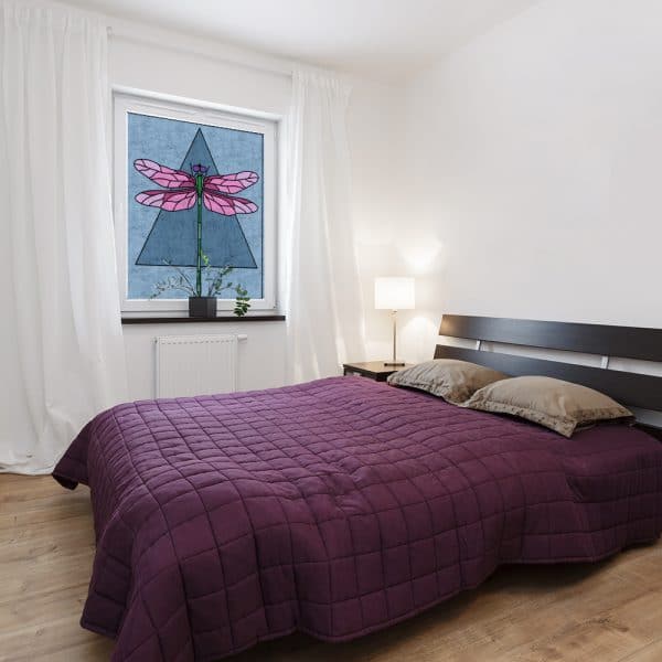 Witraż z motywem ważki do sypialni