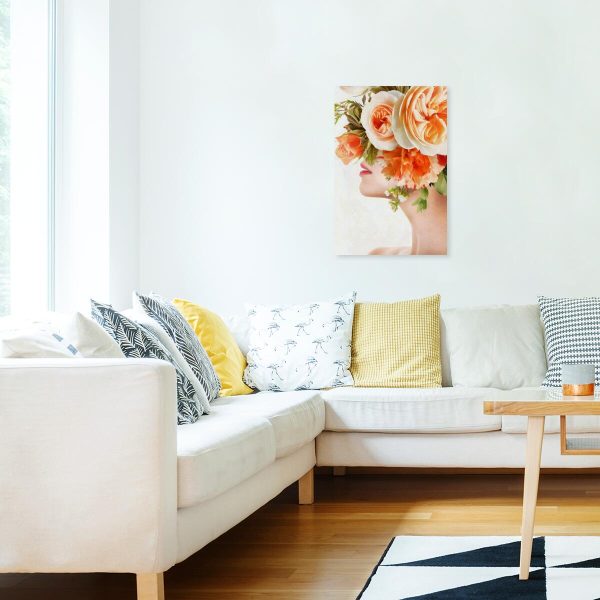 Obraz z kobietą i kwiatami do salonu