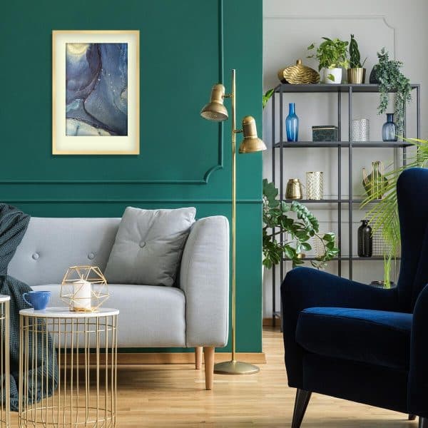 Plakat w niebieskim kolorze