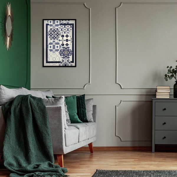 Plakat z kolorach granatowo-beżowych