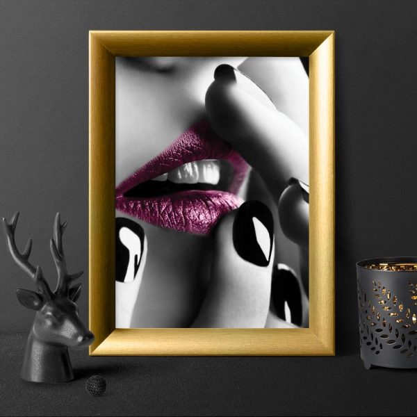 Plakat glamour z kobiecymi ustami do spa